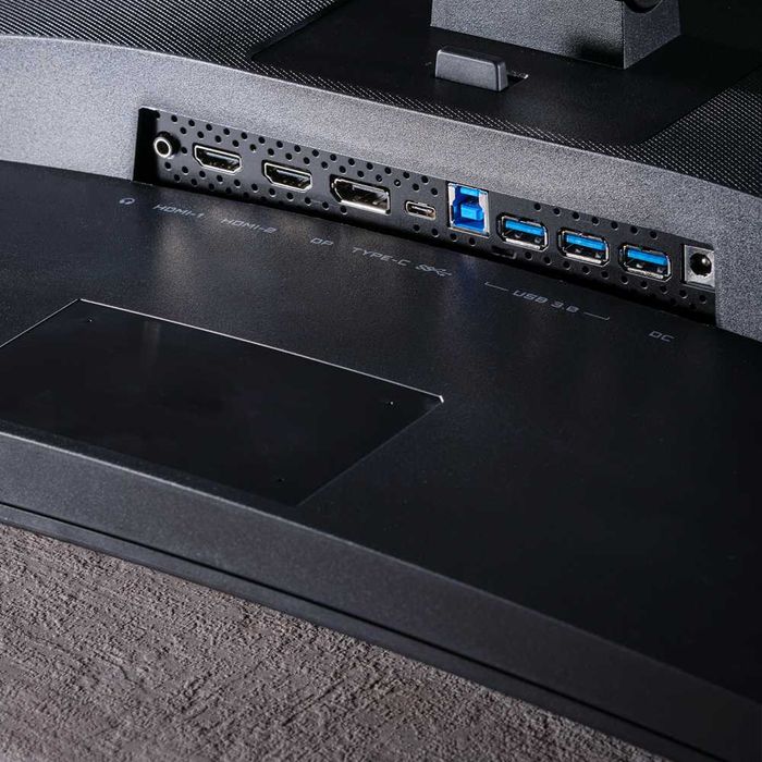3 Monitores 4k Curvos Gigabyte M32UC para simracing