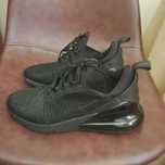 Sapatilhas Nike e Sketchers novas