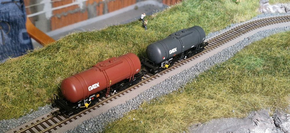 Piko 58384 - zestaw dwóch cystern 406rb