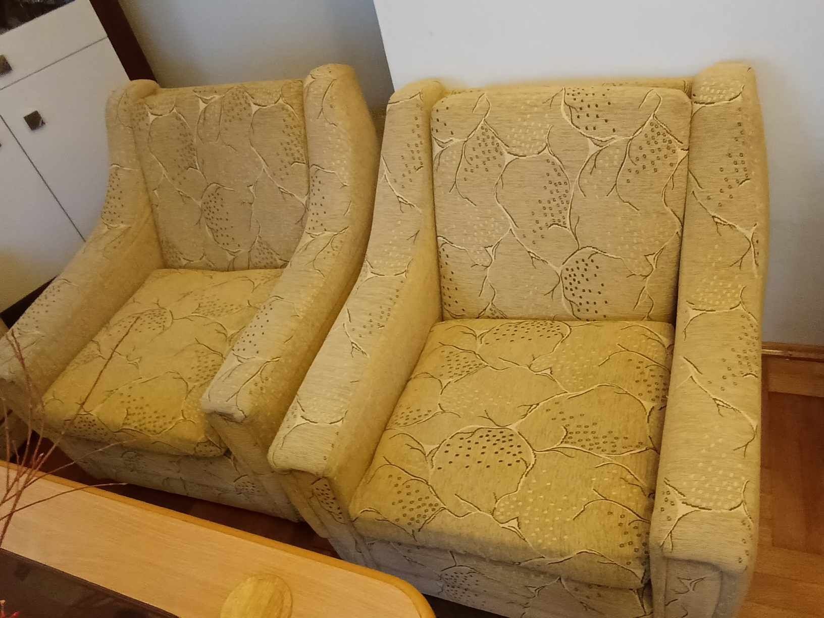 Komplet wypoczynkowy rozkładana sofa + 2 fotele