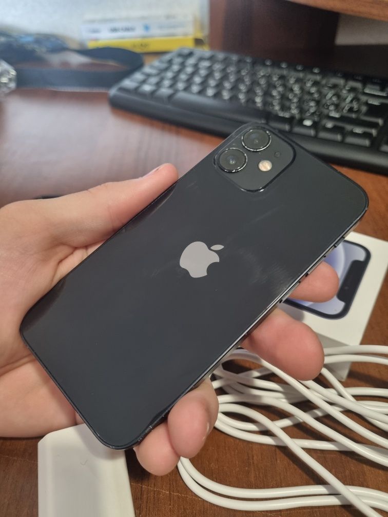 IPhone 12 mini 128gb з чохлом, зарядкою і коробкою