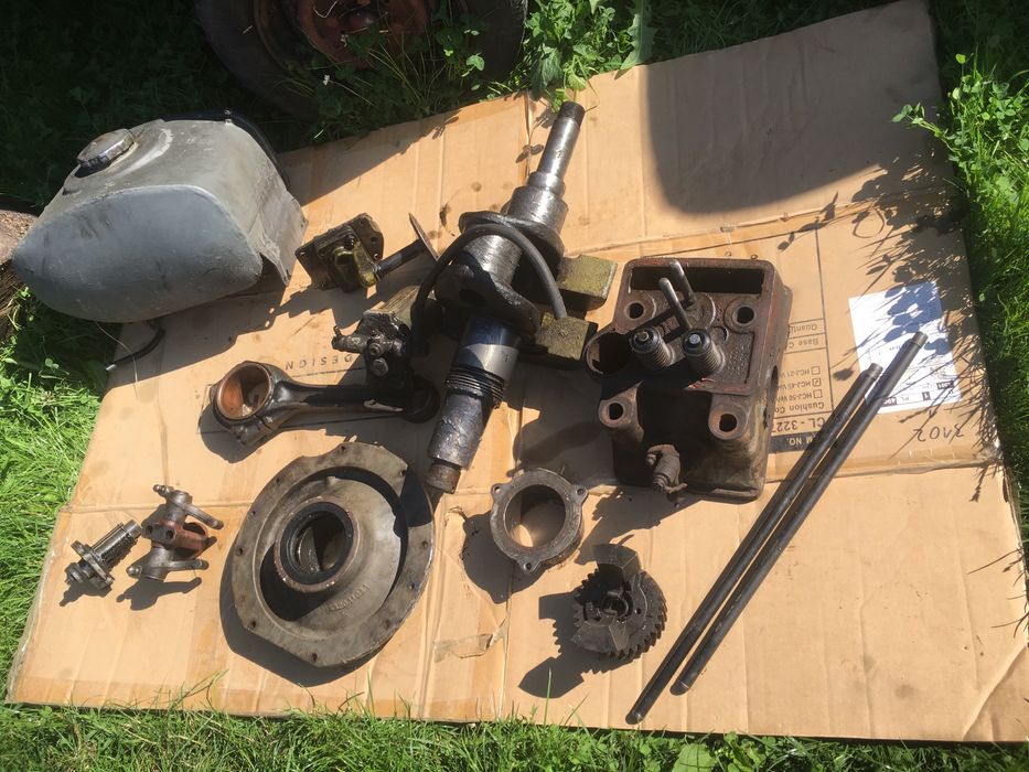 Cześci silnika Andoria s-18 s-320  wał,zbiornik wody głowica