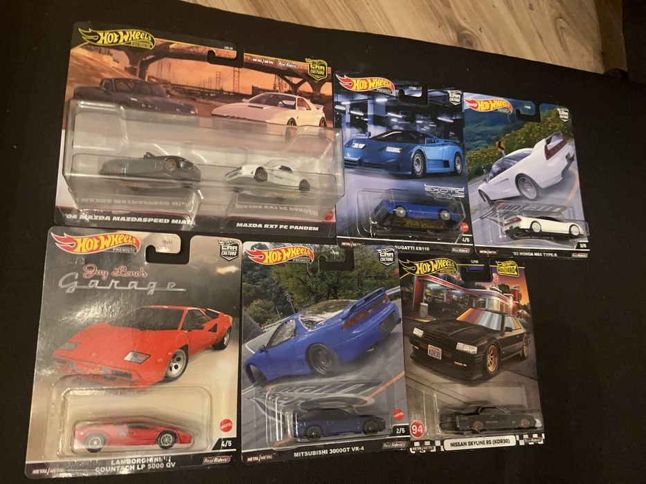 HotWheelsy Premium z różnych serii 5 pojedynczych i jeden 2-pak