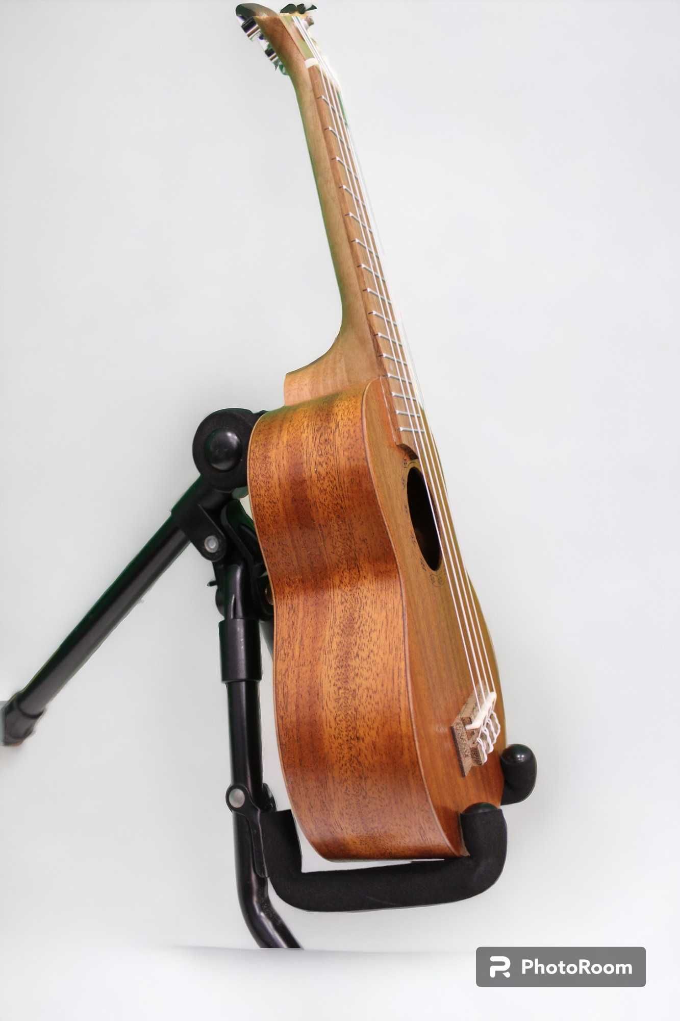 Ukulele "Maori" Soprano | Sapele | Pack| (Novo)