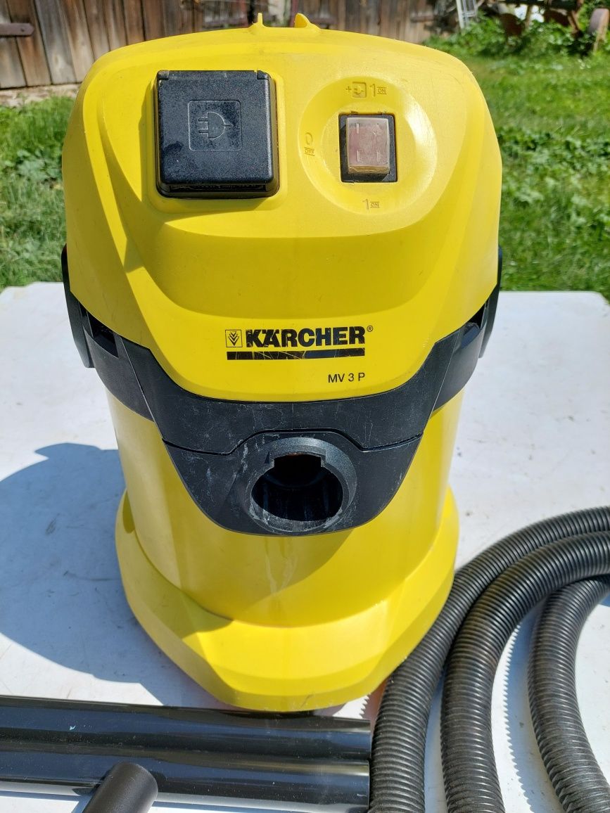 Odkurzacz karcher z gniazdem wd3p