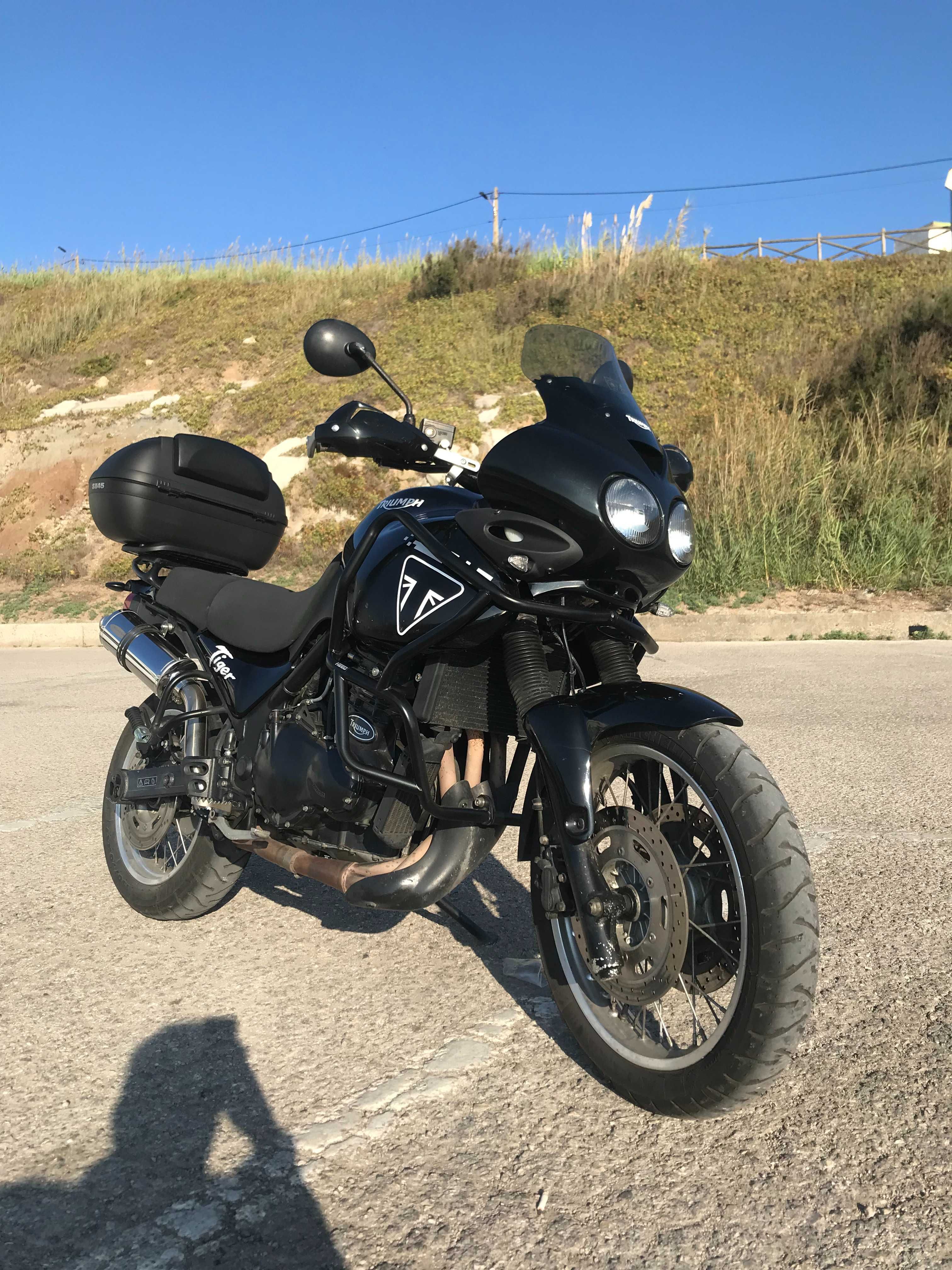 Triumph Tiger 885i