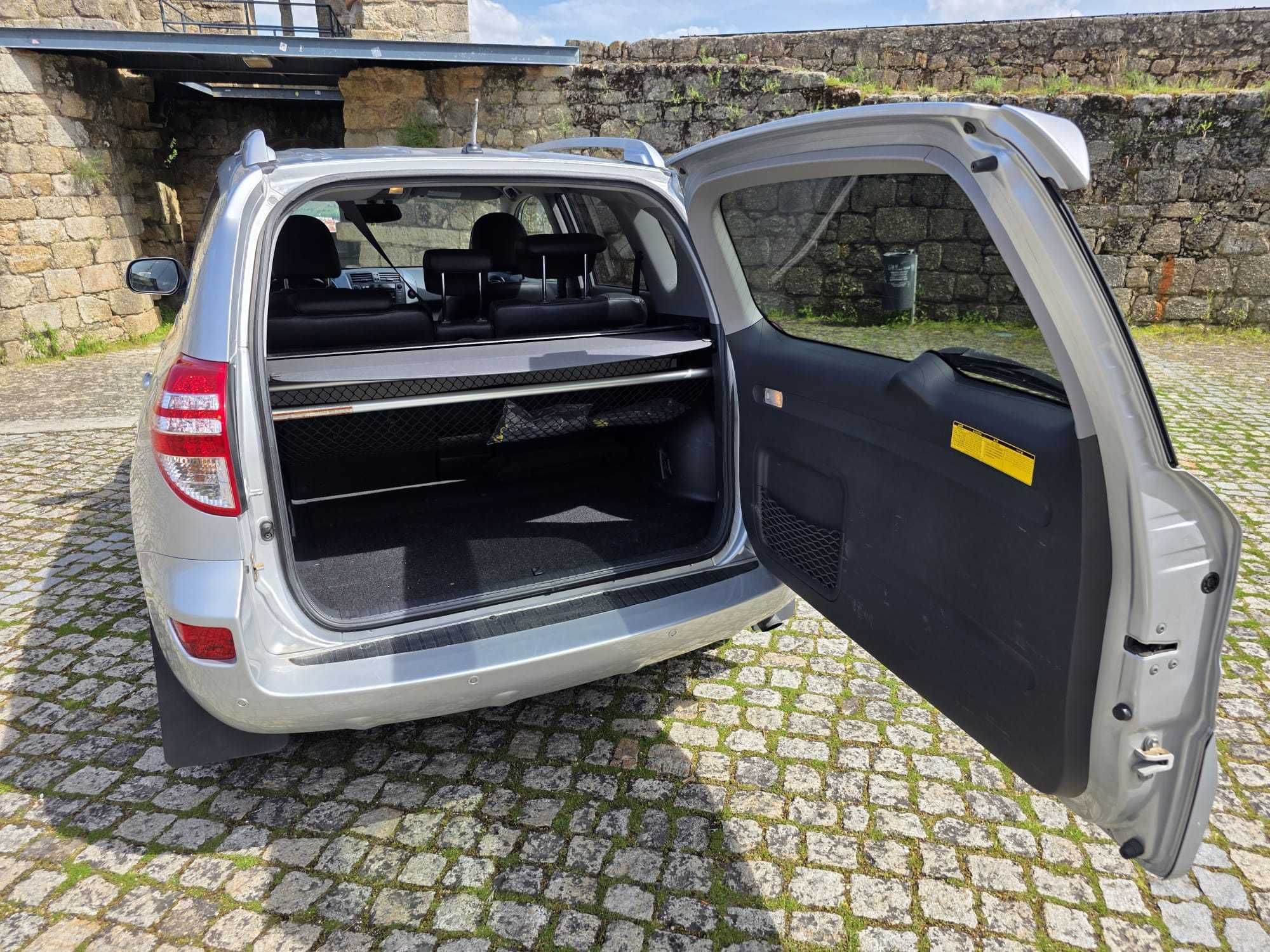 Toyota RAV 4 2.2D 2009