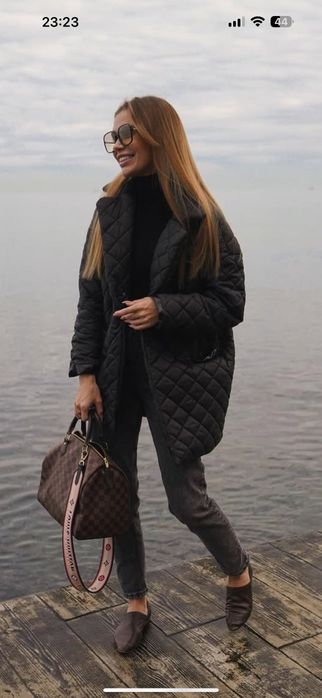 Куртка  COOSH , стьогана на запах з поясом і шкіряними вставками.