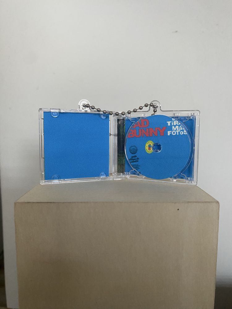 Brelok cd nfc Bad Bunny - Debi Tirar Mas Fotos
