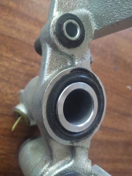 Супорт тормозний задній Мерседес віто  638