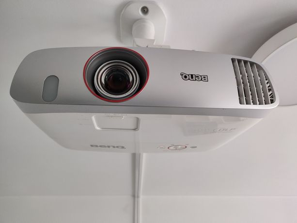 Projektor Benq w1210st + Ekran 90 Cali  + Uchwyt