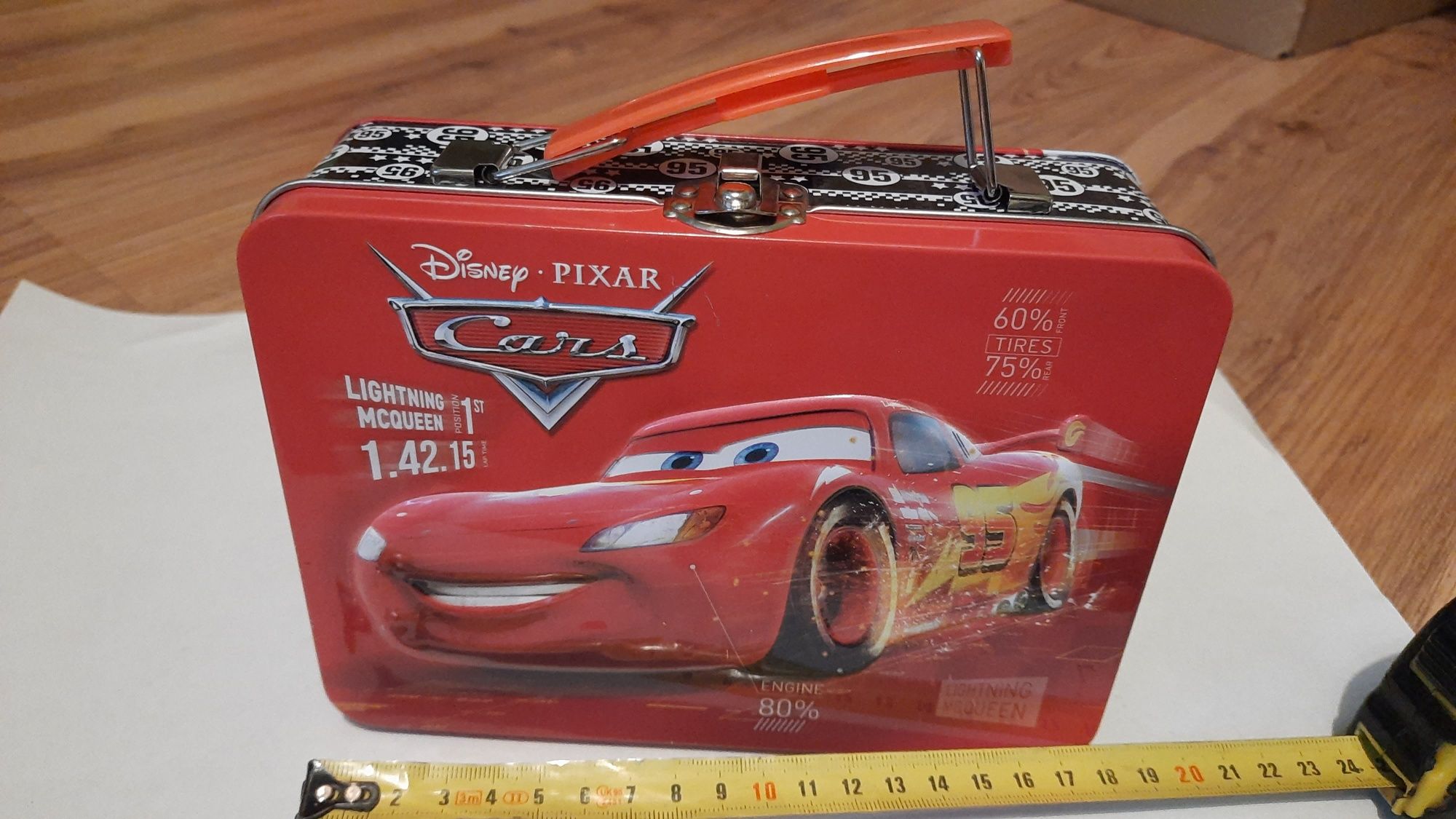 Walizka metalowa, śniadaniówka Cars Pixar