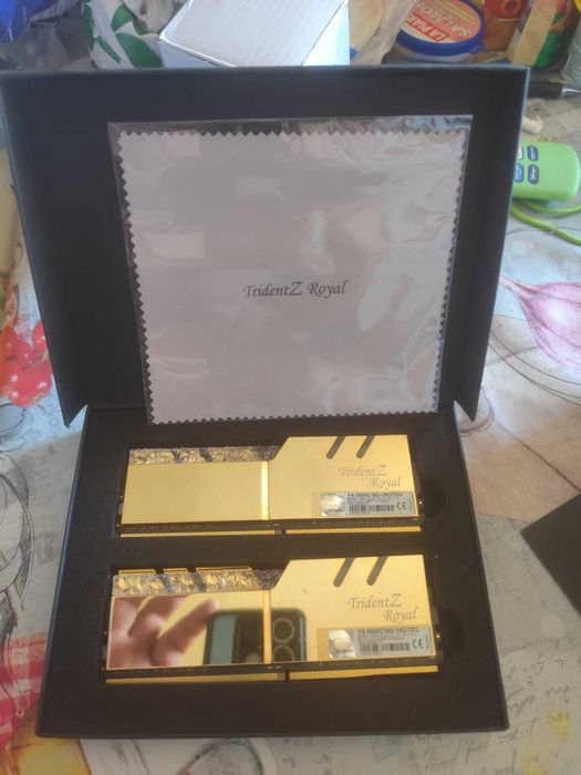 Memória RAM G.Skill 16GB Trident Z Royal RGB (2x8GB)