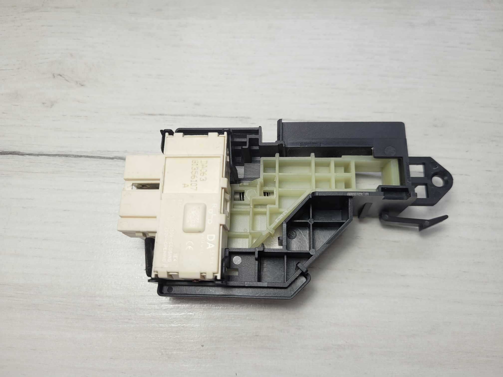 Blokada drzwi pralki ELECTROLUX DA-063663
