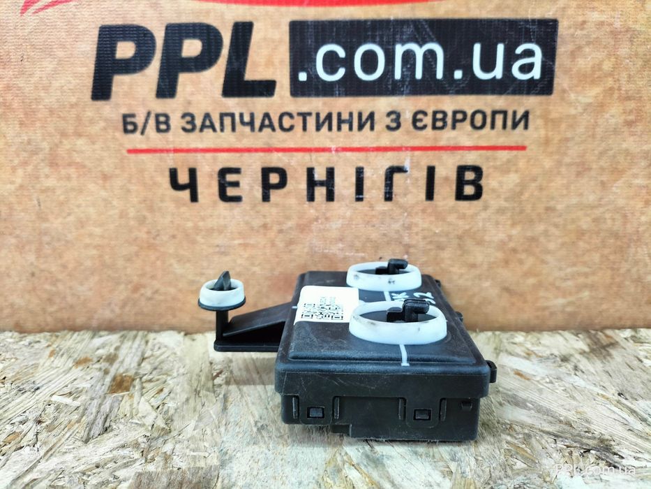 Audi Q7 4M 2015- A4 B9 Блок управления двери передней 4M0959793N