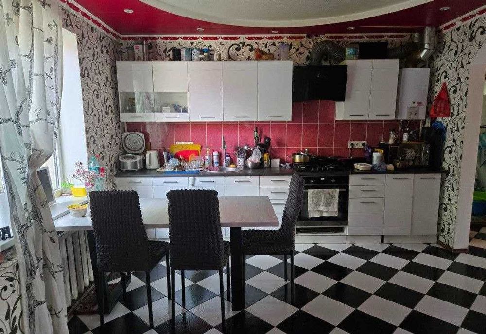 Продам дом 200 метров в г. Мерефа, 20 соток SM