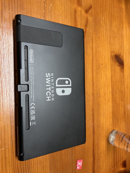 Nitendo switch com menos de 2 meses de uso