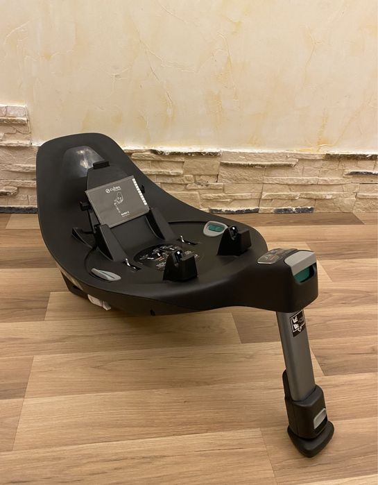 Автокресло и база Cybex Cloud Z i-Size Deep Black