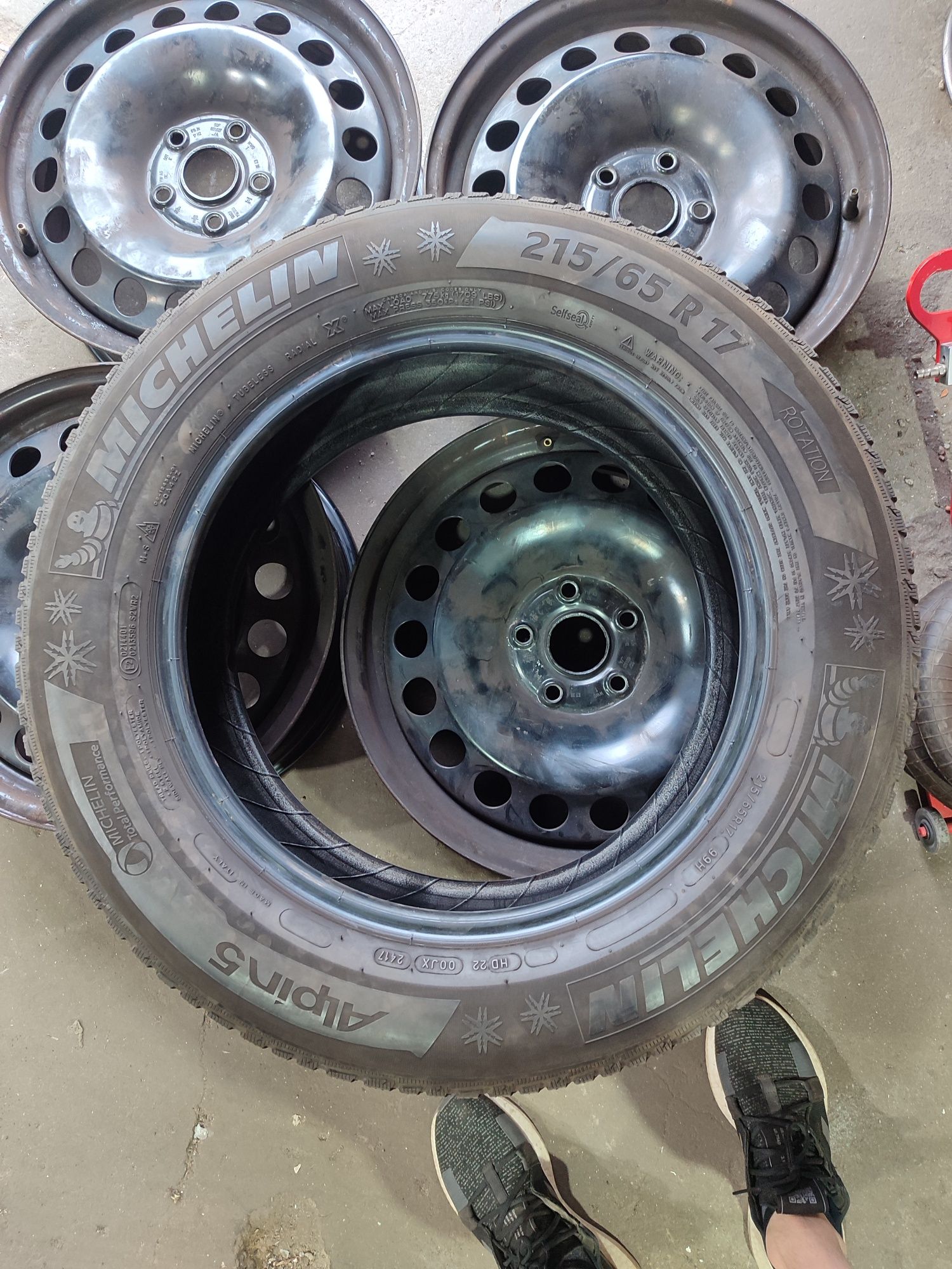 Резина зима 215.65.17 michelin