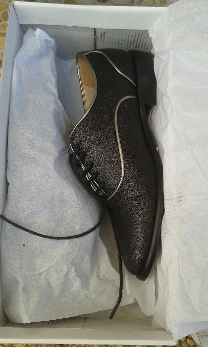 Sapatos nº36 brilhantes