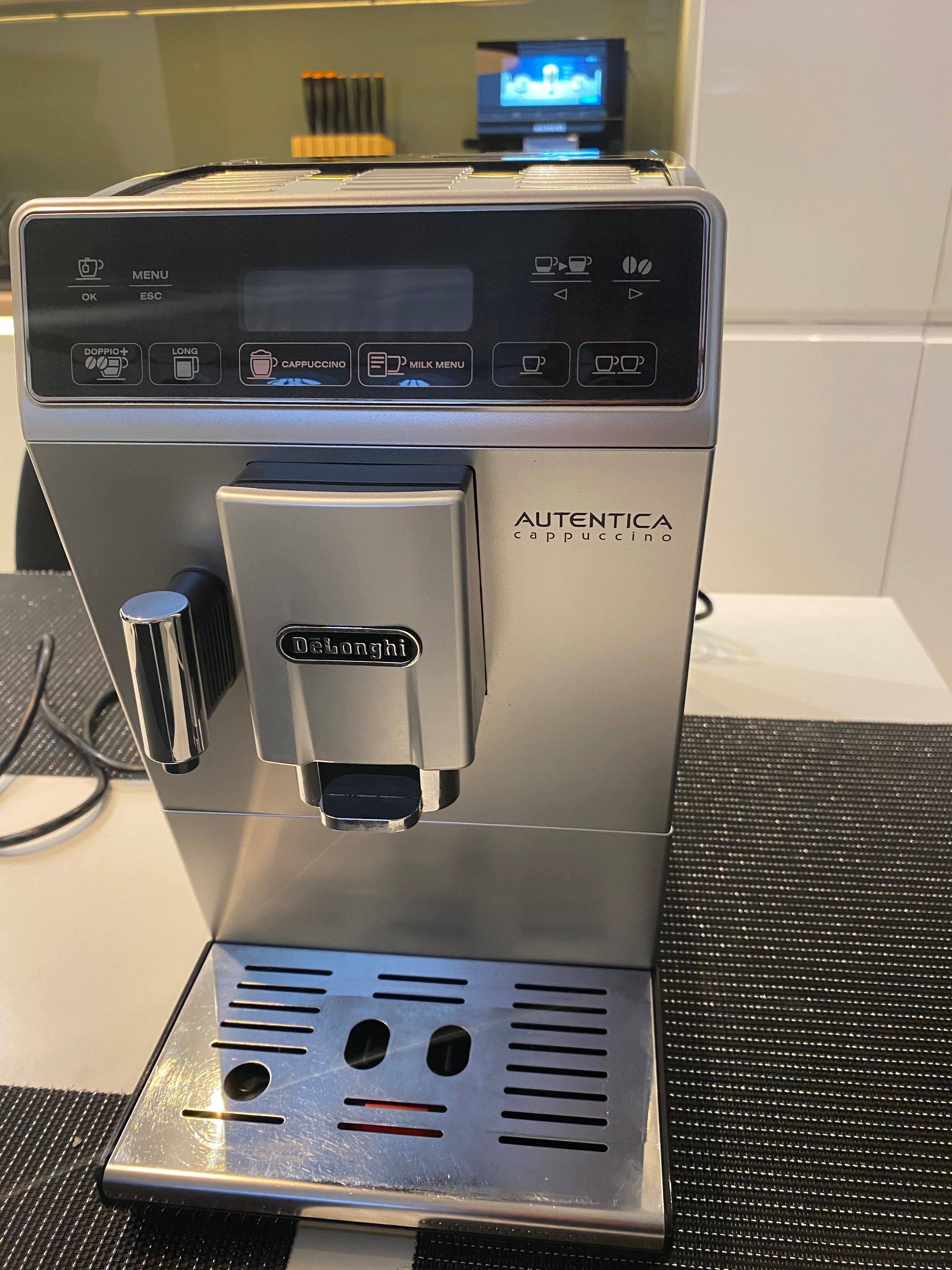 Ekspres do kawy DeLonghi Autentica