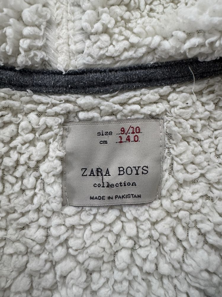 Ocieplana, zapinana na suwak z kapturem bluza Zara