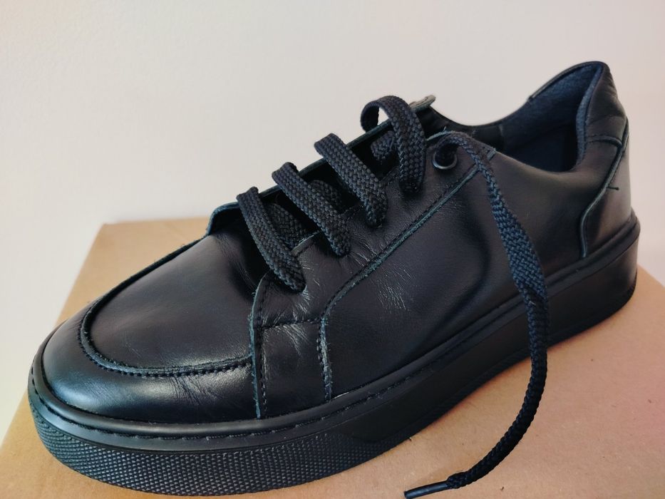 Жіноче шкіряне взуття