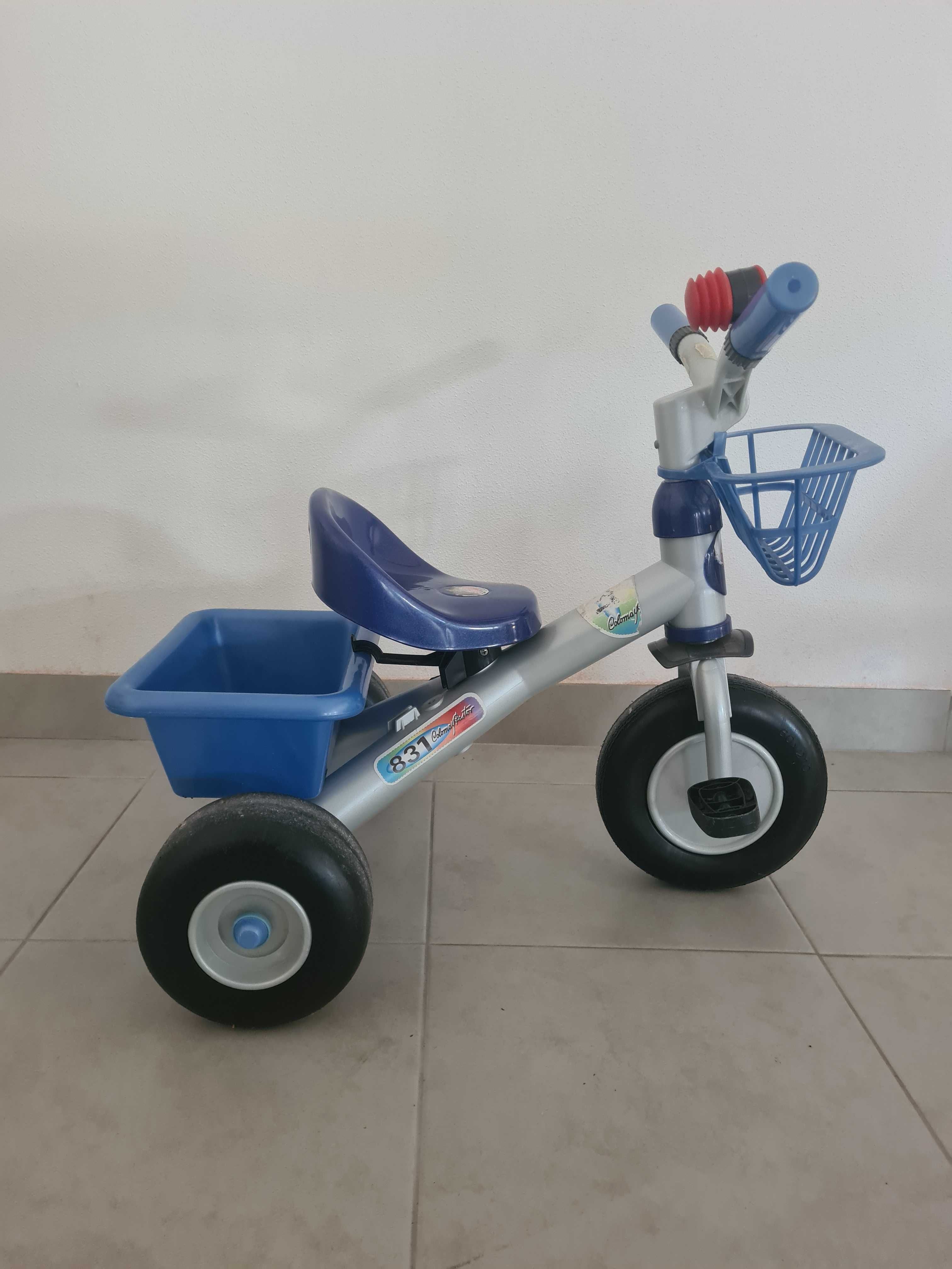 Triciclo menino bom estado