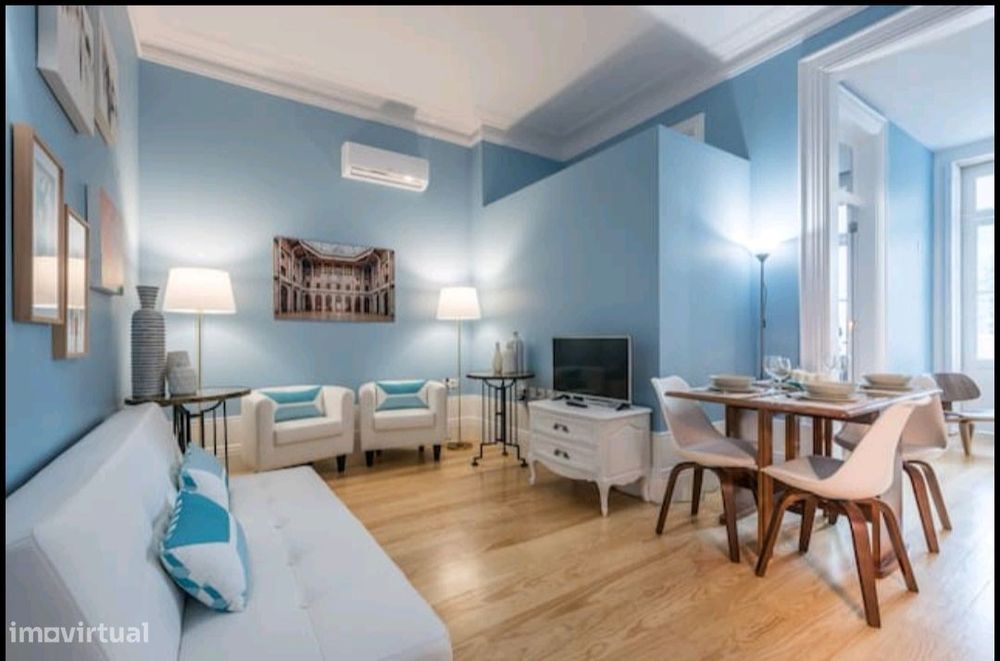 Simpático e aconchegante T1 no centro do Porto Mobilado