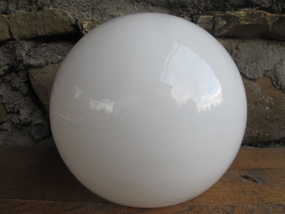 Szklana duża kula zamknięta_BIAŁY POŁYSK__zwis_E 27_śr. 200 x 102 mm