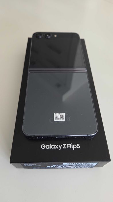 SAMSUNG Galaxy Z Flip 5 8/512GB 5G 6.7" 120Hz Grafitowy SM-F731