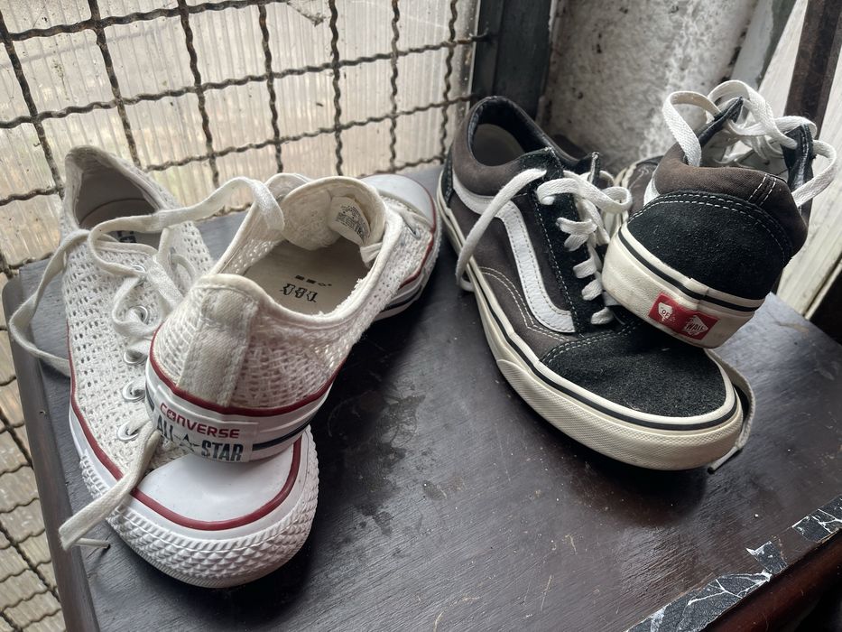 2 sapatilhas vans e all star