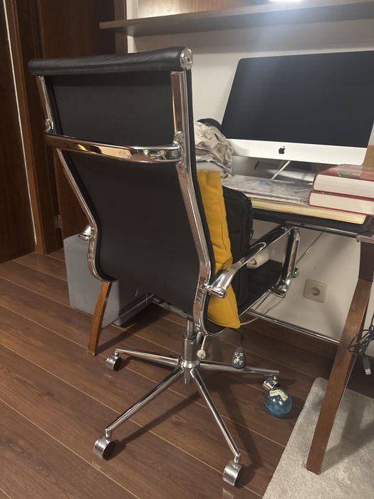 Conjunto de secretaria e mesa