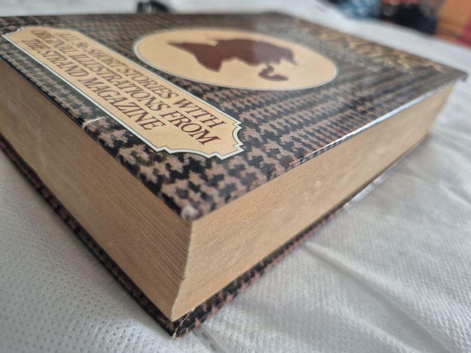 Livro em inglês Sherlock Holmes The Complete Illustrated Short Stories