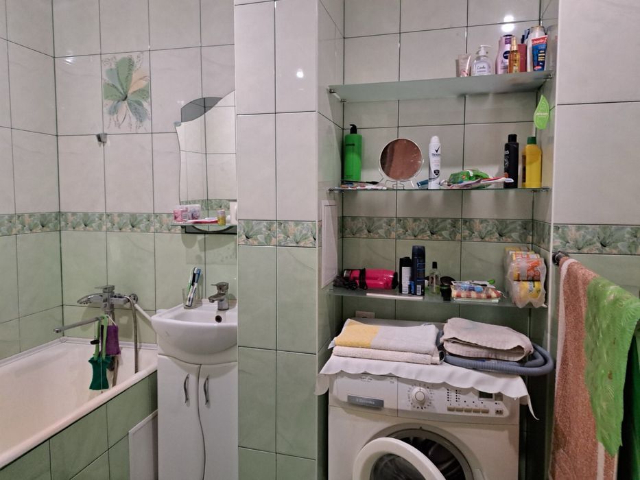 Продаж трикімнатноі квартири