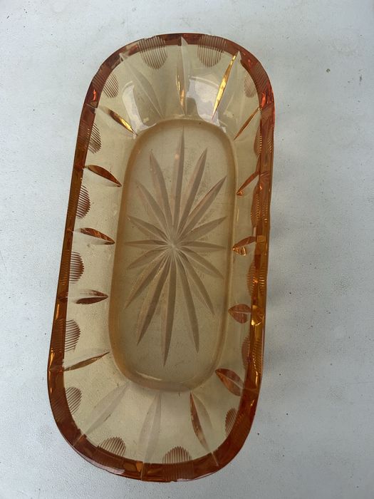 Pòłmisek z kryształu kolorowego