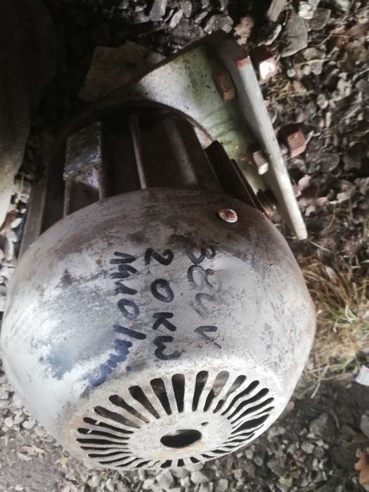 Sprzedam silnik elektryczny.