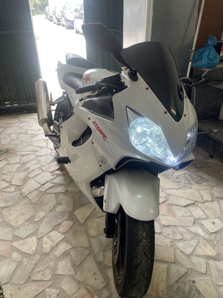 Honda cbr600 f4i