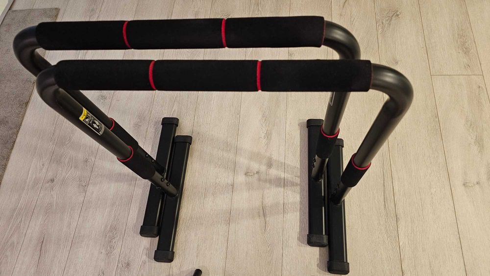 Barras paralelas e multiusos para musculação