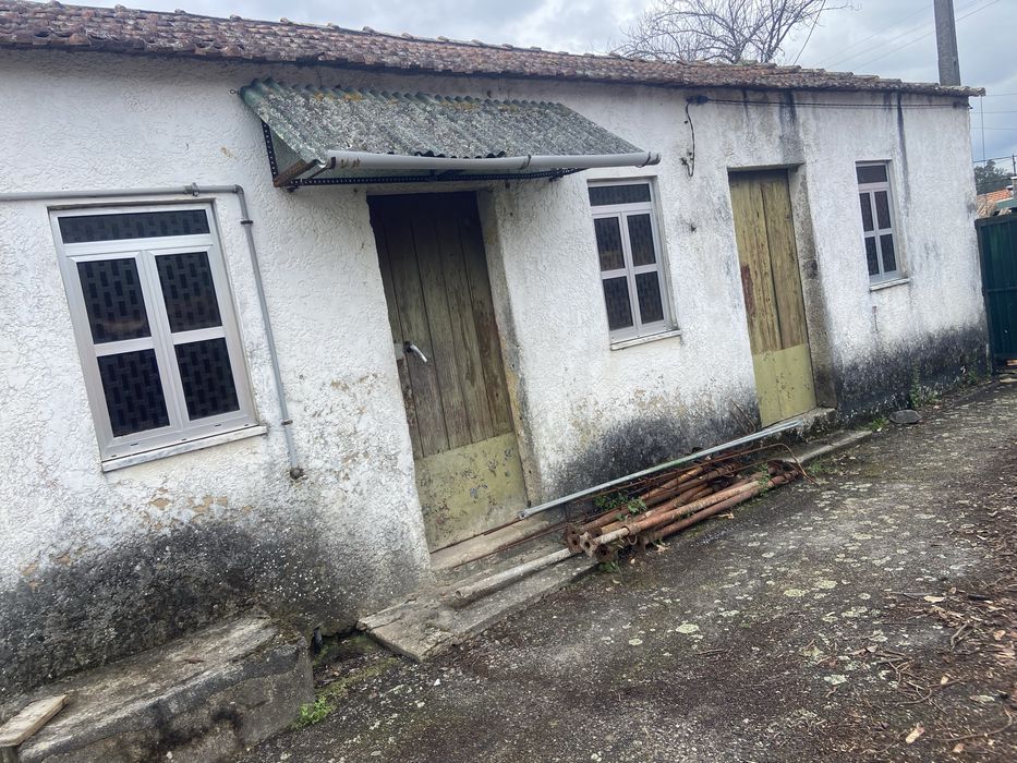 Casa devoluta com terreno