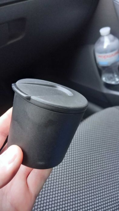 Продам попільничку Skoda