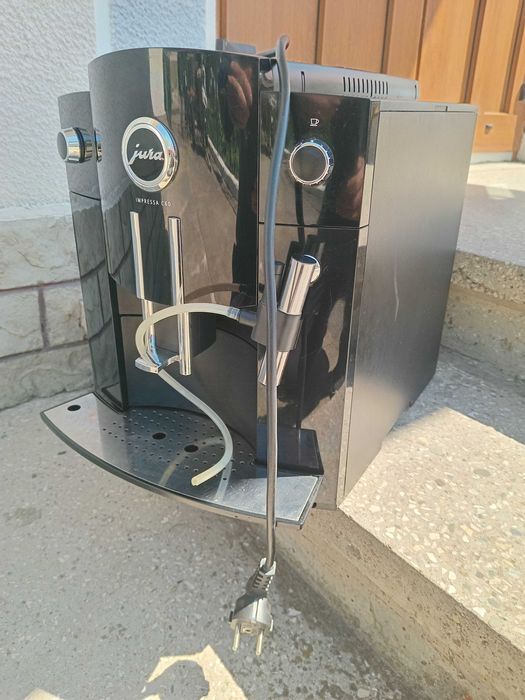Продам кавомашину jura impressa c60
