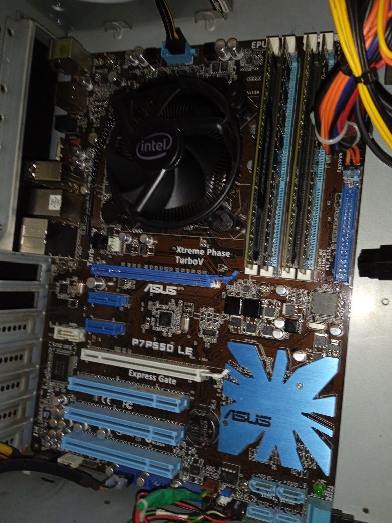 Asus P7P55D-LE + Intel Core i5-750 2.66Ghz
