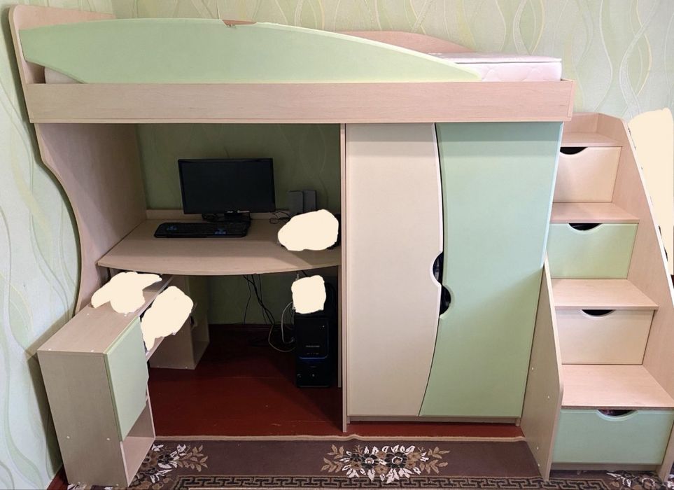 Дитяче ліжко-горище зі столом, поличкою, шафою та матрацом