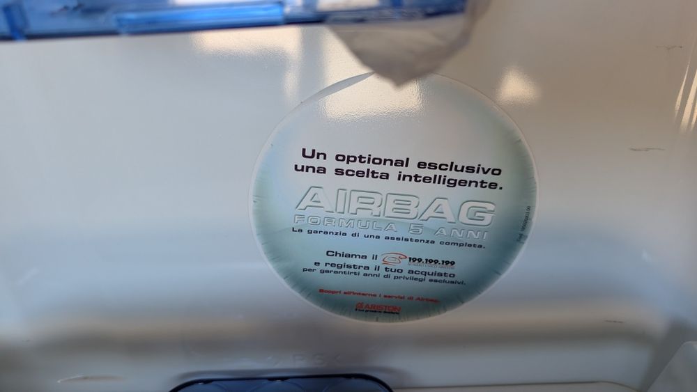 Frigorífico encastrar Ariston