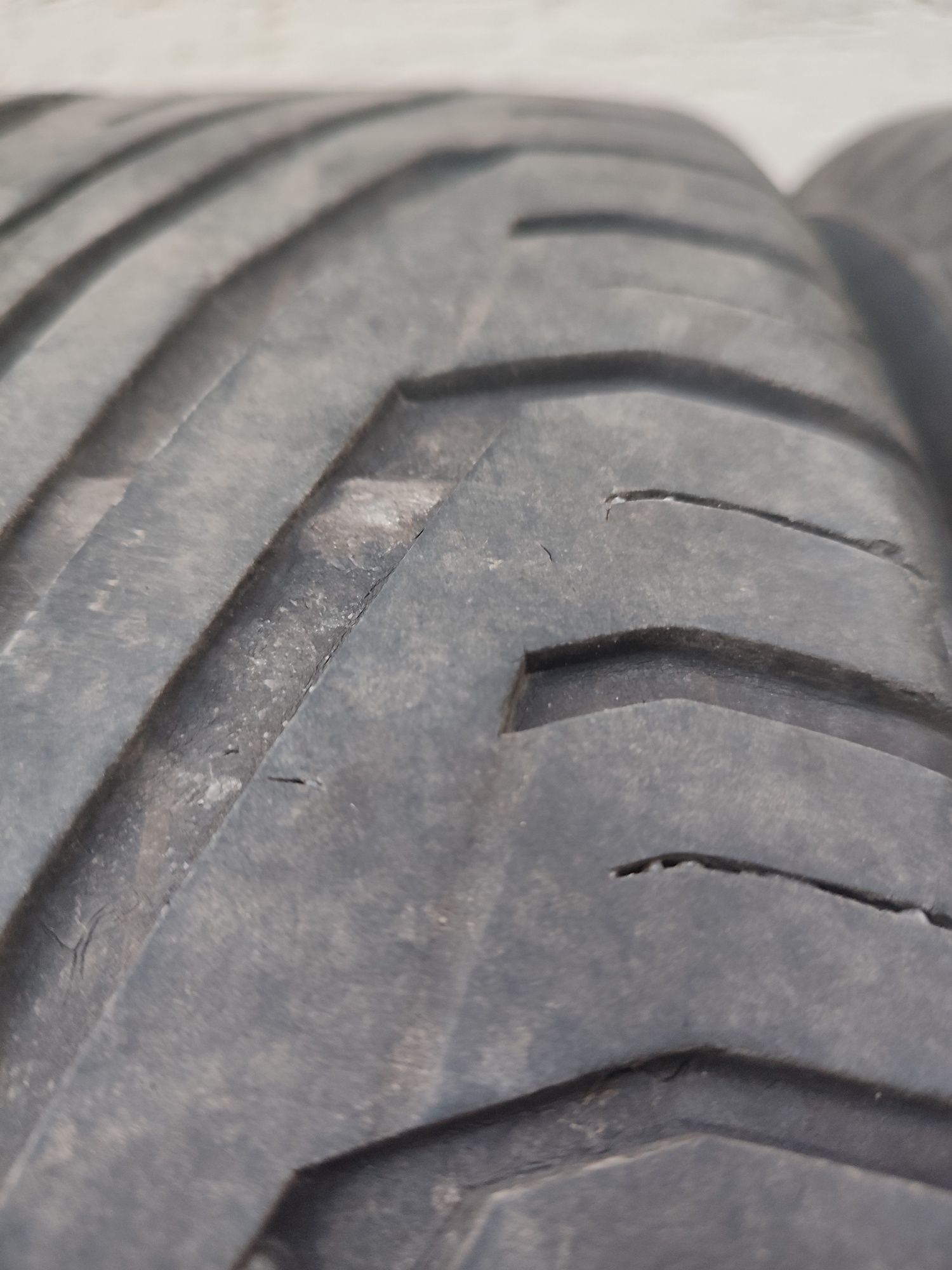 Opony Uniroyal Letnie 225/50R17 2szt.