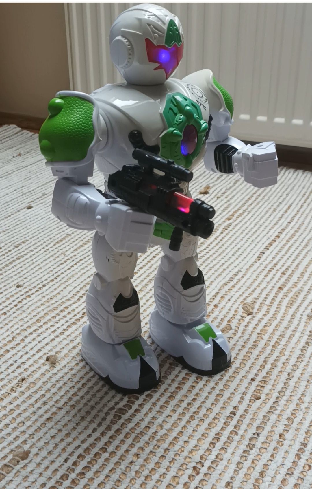 ROBOT - zabawka dla dziecii