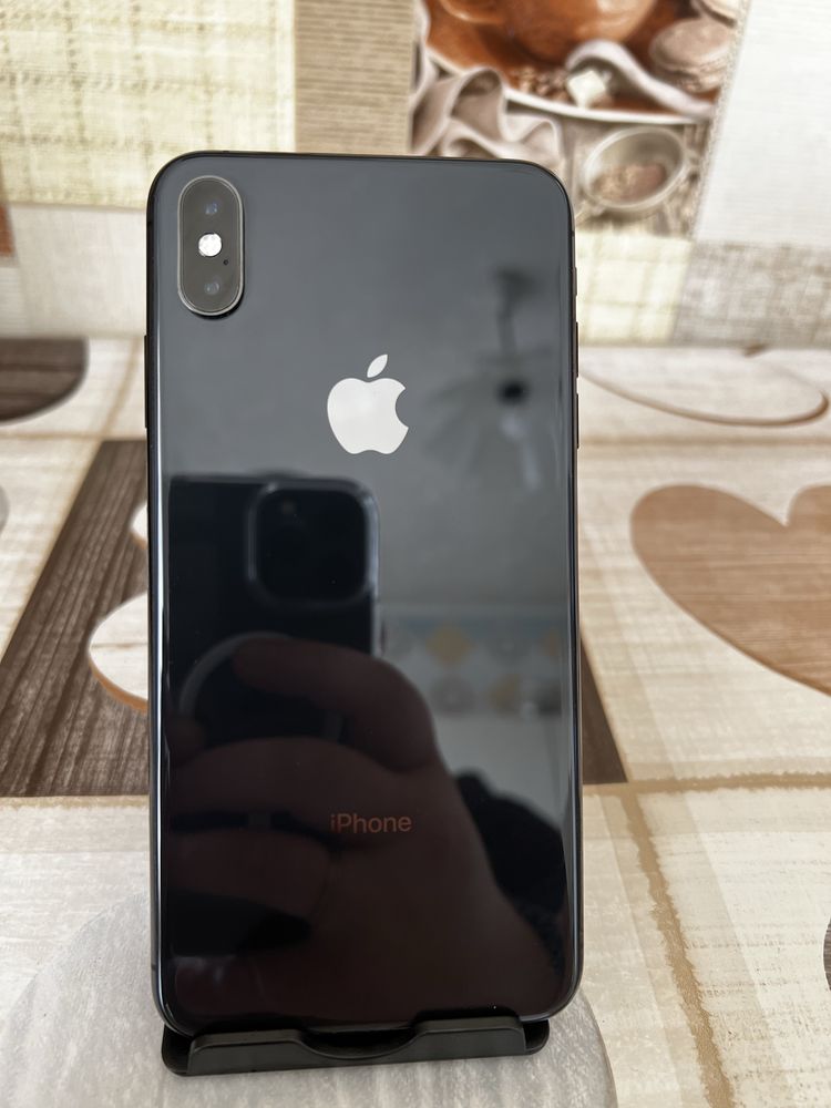 Iphone XS MAX 64 gb в хорошем состоянии