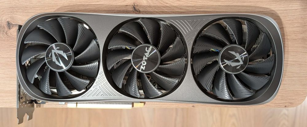 Karta Graficzna RTX 4070 12GB GDDR6X DLSS 3 Podświetlnie RGB Zotac