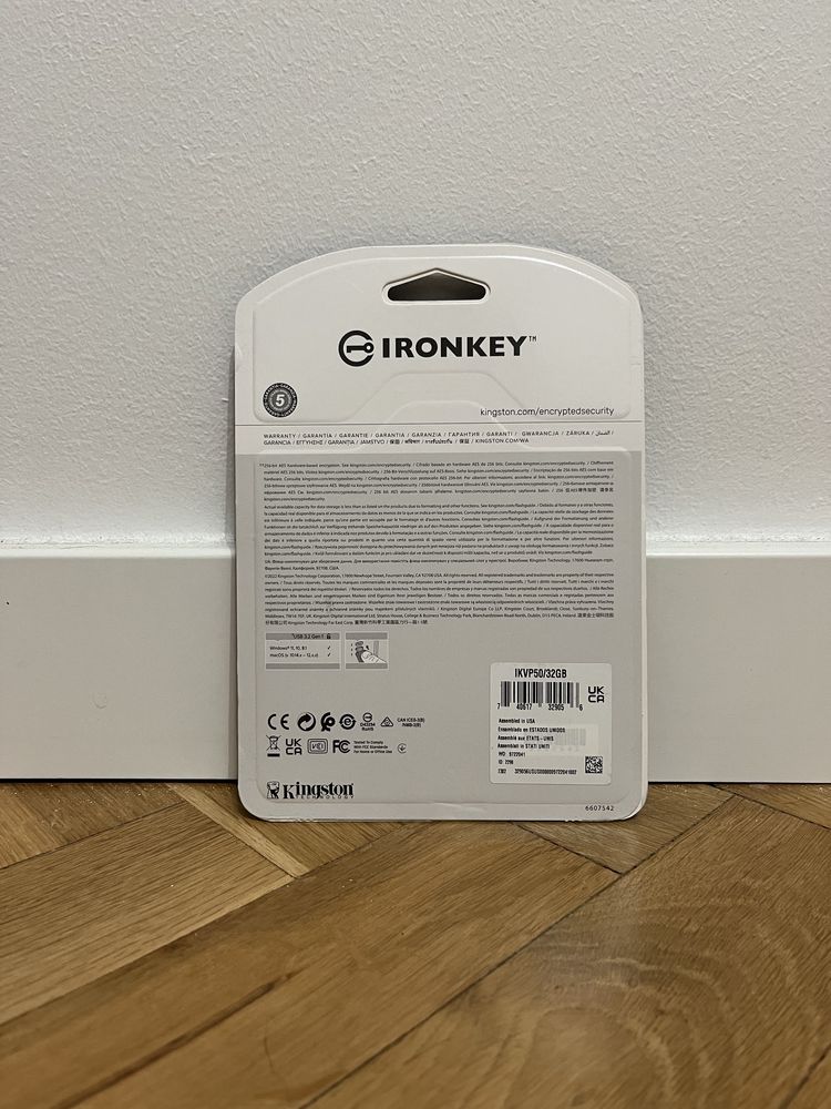 Kingston ironkey 32GB Vault Privacy 50 USB 3.2 pendrive